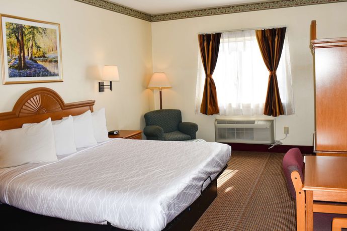 Imagen de la habitación del Hotel Americas Best Value Inn and Suites Haltom City Ft. Worth. Foto 8