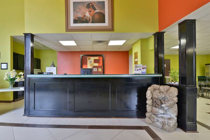Imagen de los interiores del Hotel Americas Best Value Inn and Suites Haltom City Ft. Worth. Foto 16