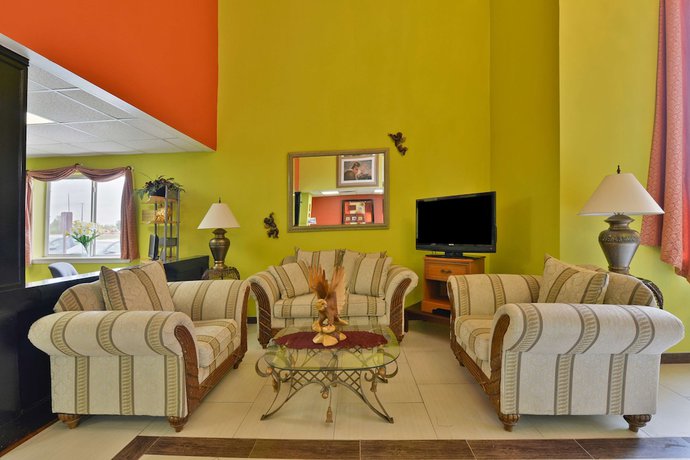 Imagen de los interiores del Hotel Americas Best Value Inn and Suites Haltom City Ft. Worth. Foto 17