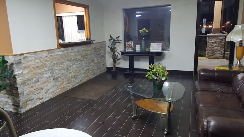 Imagen de los interiores del Hotel Americas Best Value Inn and Suites Harrisonville. Foto 17
