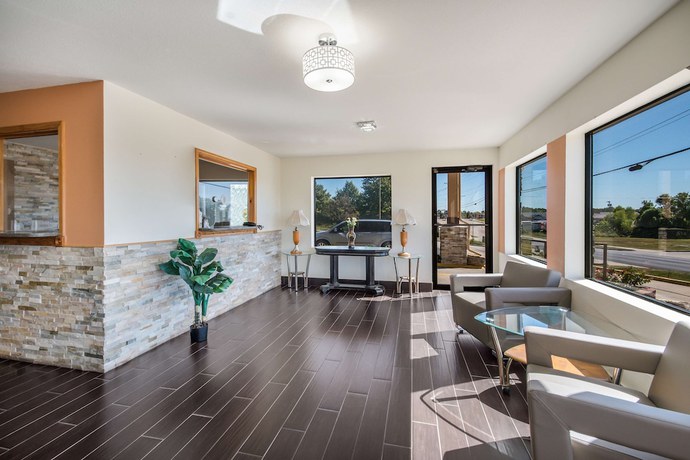 Imagen de los interiores del Hotel Americas Best Value Inn and Suites Harrisonville. Foto 18