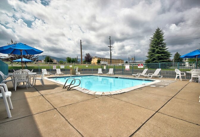 Imagen de la piscina del Hotel Americas Best Value Inn and Suites Helena. Foto 20