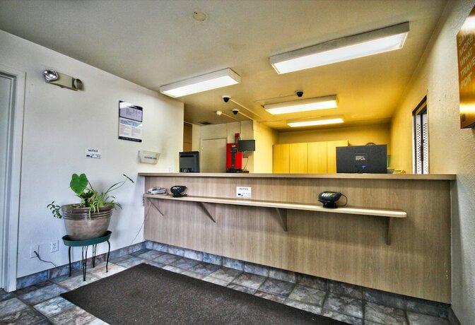 Imagen de los interiores del Hotel Americas Best Value Inn and Suites Helena. Foto 17