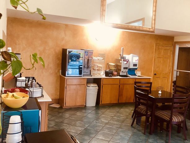 Imagen del bar/restaurante del Hotel Americas Best Value Inn and Suites Hope. Foto 3