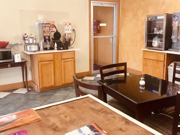 Imagen del bar/restaurante del Hotel Americas Best Value Inn and Suites Hope. Foto 4