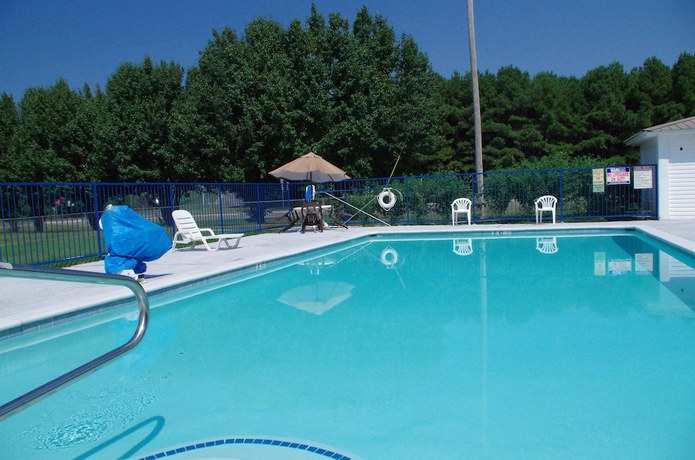 Imagen de la piscina del Hotel Americas Best Value Inn and Suites Hope. Foto 20