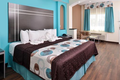 Imagen de la habitación del Hotel Americas Best Value Inn and Suites Houston At Hwy 6 and Westpark. Foto 12