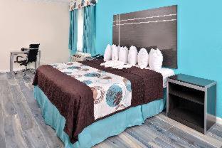 Imagen de la habitación del Hotel Americas Best Value Inn and Suites Houston At Hwy 6 and Westpark. Foto 17