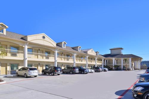 Imagen general del Hotel Americas Best Value Inn and Suites Houston At Hwy 6 and Westpark. Foto 5