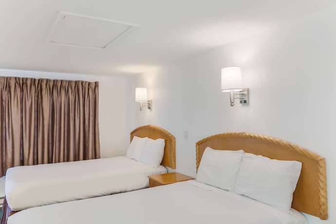 Imagen de la habitación del Hotel Americas Best Value Inn and Suites Hyannis Cape Cod. Foto 5