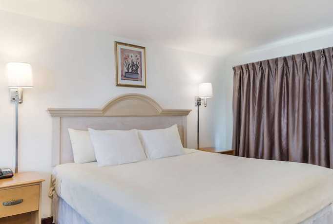 Imagen de la habitación del Hotel Americas Best Value Inn and Suites Hyannis Cape Cod. Foto 6
