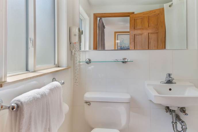 Imagen de la habitación del Hotel Americas Best Value Inn and Suites Hyannis Cape Cod. Foto 8
