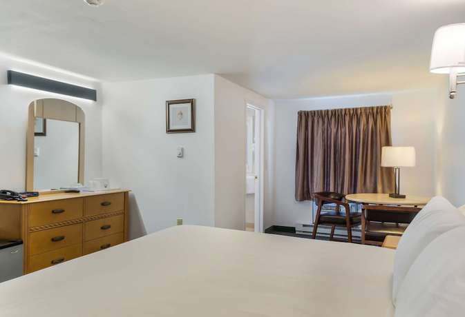 Imagen de la habitación del Hotel Americas Best Value Inn and Suites Hyannis Cape Cod. Foto 9