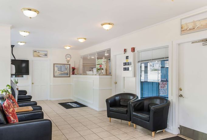 Imagen de los interiores del Hotel Americas Best Value Inn and Suites Hyannis Cape Cod. Foto 19