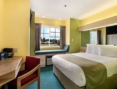 Imagen de la habitación del Hotel Americas Best Value Inn and Suites Jackson, Tn. Foto 9