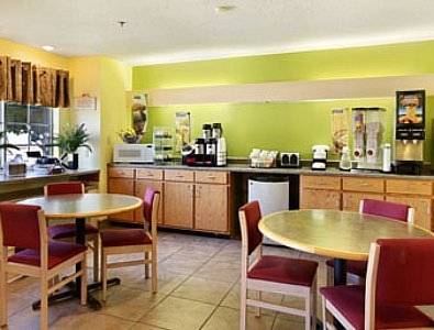 Imagen de la habitación del Hotel Americas Best Value Inn and Suites Jackson, Tn. Foto 12