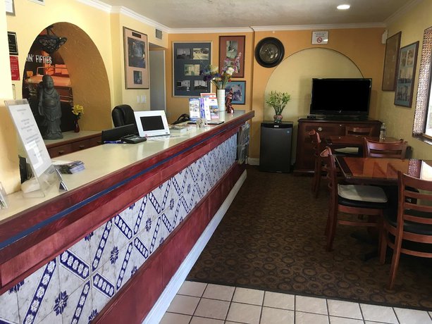Imagen de los interiores del Hotel Americas Best Value Inn and Suites Joshua Tree National Park. Foto 18