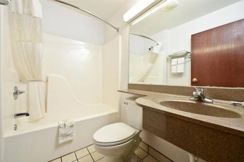 Imagen de la habitación del Hotel Americas Best Value Inn and Suites Lake Charles At I-210 Exit 5. Foto 10