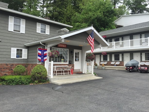 Imagen general del Hotel Americas Best Value Inn and Suites Lake George. Foto 1
