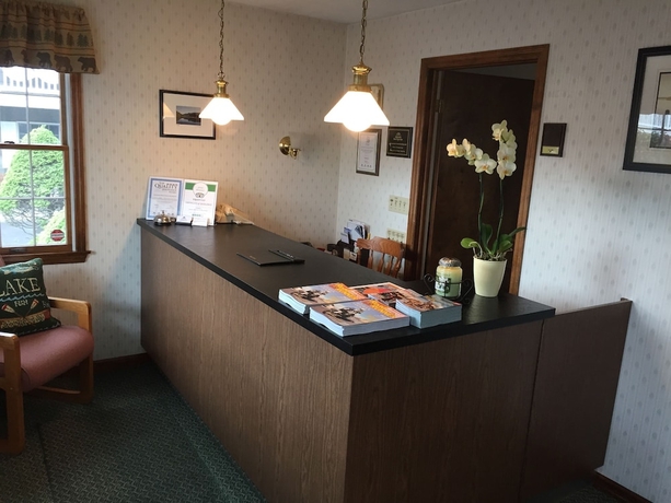 Imagen de los interiores del Hotel Americas Best Value Inn and Suites Lake George. Foto 17