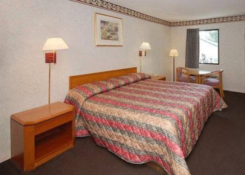 Imagen de la habitación del Hotel Americas Best Value Inn and Suites Macon At Eisenhower Pkwy. Foto 9