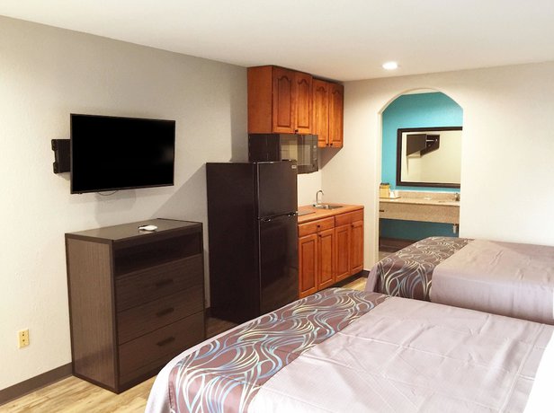 Imagen de la habitación del Hotel Americas Best Value Inn and Suites Mont Belvieu Houston. Foto 14