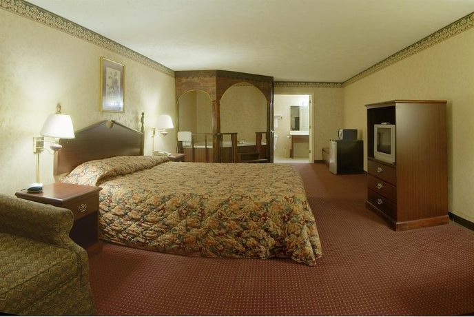 Imagen de la habitación del Hotel Americas Best Value Inn and Suites Mt. Pleasant. Foto 7