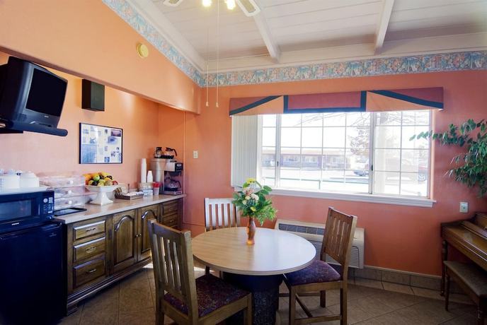 Imagen del bar/restaurante del Hotel Americas Best Value Inn and Suites Oroville. Foto 4