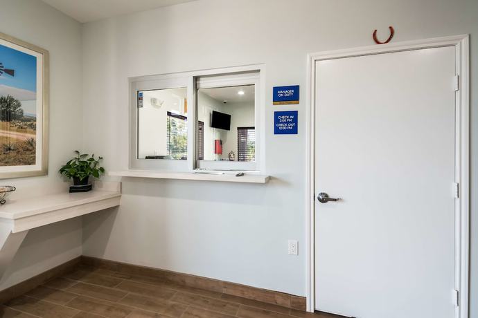 Imagen de los interiores del Hotel Americas Best Value Inn and Suites Porter North Houston. Foto 18
