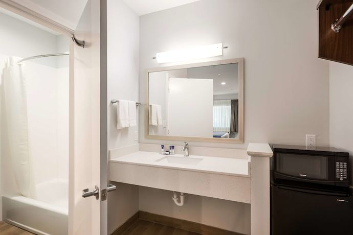 Imagen de la habitación del Hotel Americas Best Value Inn and Suites Porter North Houston. Foto 14