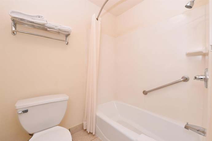 Imagen de la habitación del Hotel Americas Best Value Inn and Suites San Bernardino. Foto 16