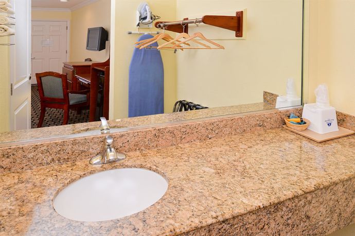 Imagen de la habitación del Hotel Americas Best Value Inn and Suites San Bernardino. Foto 17