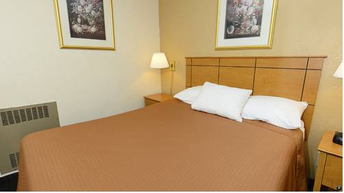 Imagen general del Hotel Americas Best Value Inn and Suites St. Cloud. Foto 1