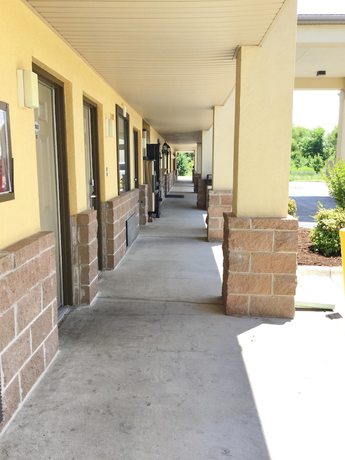 Imagen general del Hotel Americas Best Value Inn and Suites University Ave. Foto 1