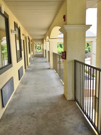 Imagen general del Hotel Americas Best Value Inn and Suites University Ave. Foto 2