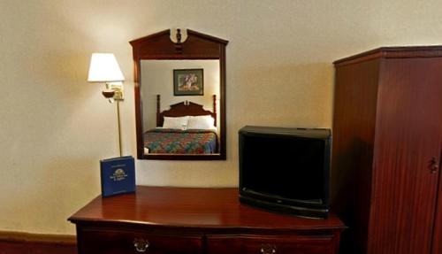 Imagen de la habitación del Hotel Americas Best Value Inn and Suites Waukegan Gurnee. Foto 11