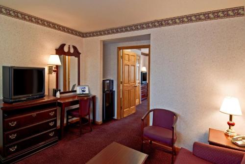 Imagen de la habitación del Hotel Americas Best Value Inn and Suites Waukegan Gurnee. Foto 13