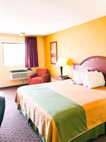 Imagen de la habitación del Hotel Americas Best Value Inn and Suites Yukon Oklahoma City. Foto 8