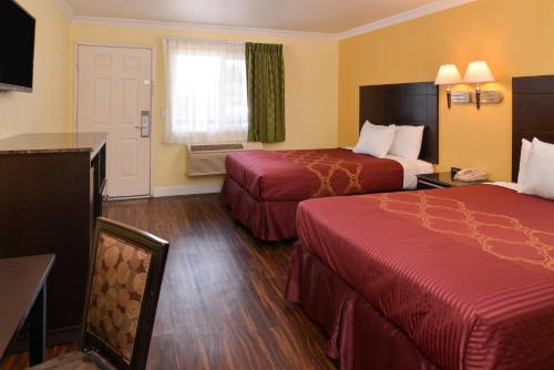 Imagen de la habitación del Hotel Americas Best Value Inn-Rialto. Foto 5