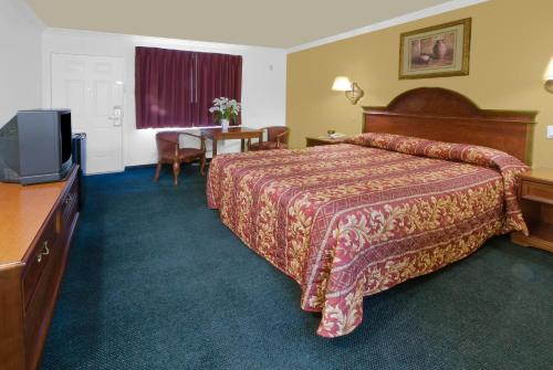 Imagen de la habitación del Hotel Americas Best Value Inn-Rialto. Foto 6