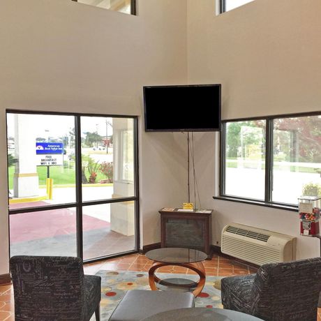 Imagen de los interiores del Hotel Americas Best Value Inn-gonzales. Foto 19