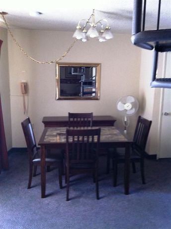 Imagen de la habitación del Hotel Americas Best Value Presidents Inn On Munras. Foto 7