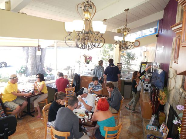 Imagen de los exteriores del Hotel Americas Best Value Presidents Inn On Munras. Foto 13