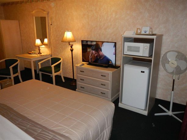 Imagen de la habitación del Hotel Americas Best Value Presidents Inn On Munras. Foto 11