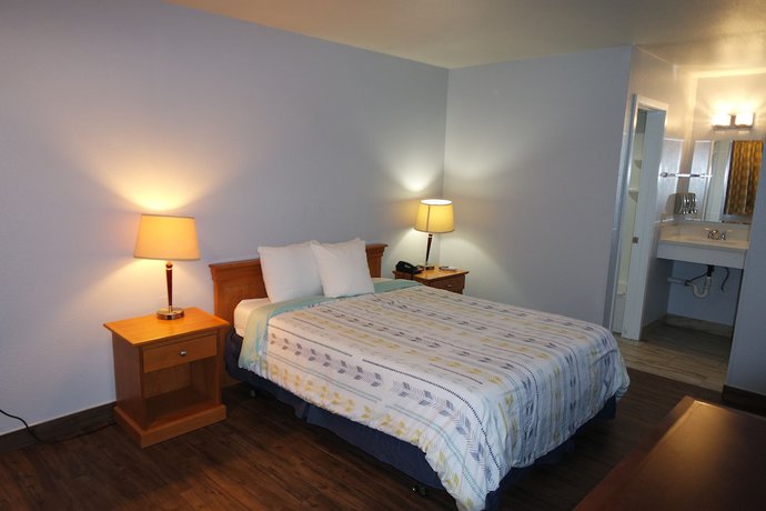 Imagen de la habitación del Hotel Americas Inn And Suite. Foto 3