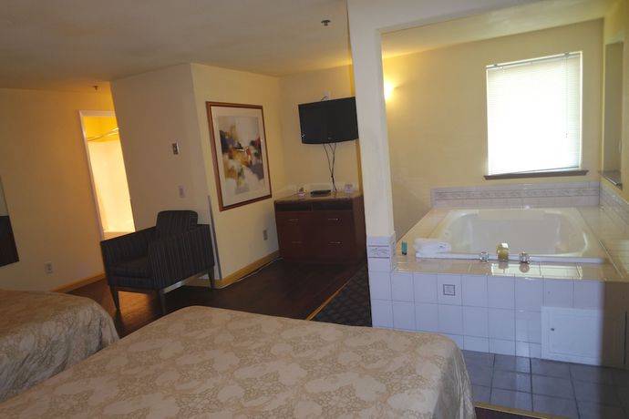 Imagen de la habitación del Hotel Americas Inn And Suite. Foto 5