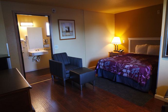 Imagen de la habitación del Hotel Americas Inn And Suite. Foto 17