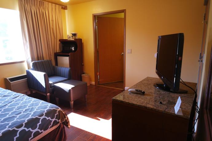 Imagen de la habitación del Hotel Americas Inn And Suite. Foto 19
