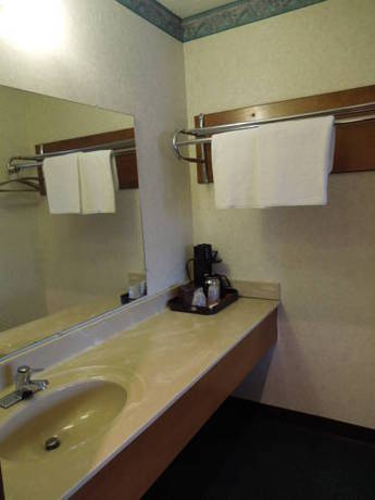 Imagen de la habitación del Hotel Americas Inn, Bardstown. Foto 6