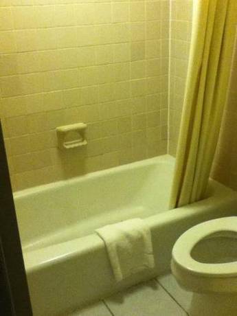 Imagen de la habitación del Hotel America's Inn. Foto 7